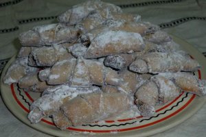 Cornulete de post cu nuca