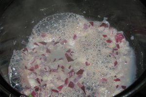 Piure de cartofi aromati in sos rosu