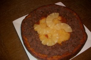 Tarta cu piersici si ananas