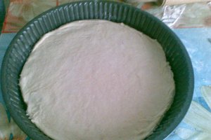 Pizza cu cascaval de oaie