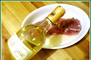 Muschiulet de porc in vin alb si seminte aromate/Filet mignon de porc au vin blanc