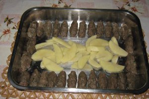 "Kofta bi tahini" - Chiftelute la cuptor cu sos de susan