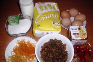 Coronita cu fructe confiate