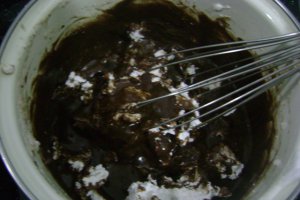 Tort cu mousse de cafea si ciocolata