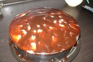 Tort cu mousse de cafea si ciocolata