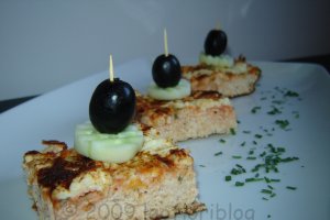 Cuburi de quiche de pui