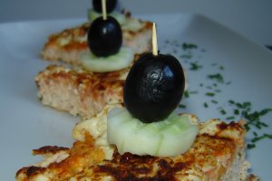 Cuburi de quiche de pui