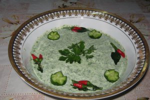 "Bagdunesieh"-Salata de patrunjel verde cu iaurt