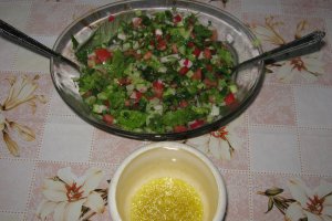 "Salatit Khodar Meshakel" - Salata mixta -stil arab