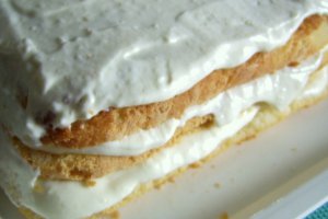 Tort cu mousse de ciocolata alba si lămâie