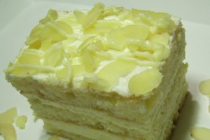 Tort cu mousse de ciocolata alba si lămâie