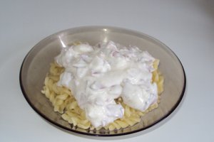 Fusilli cu smantana, branza si jambon