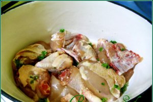 Pui la cocotte cu legume