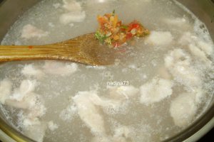 Ciorba  de zarvavaturi cu carnita si "moare"
