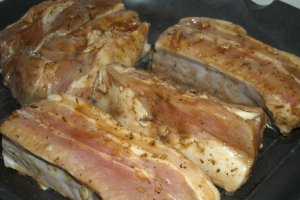 Costite marinate la gratar