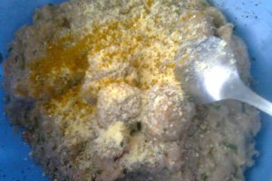 Parjolute din carne de pasare cu sos de gogosari