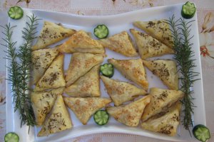 Pateuri cu carne -Pateuri cu telemea si "za'atar"