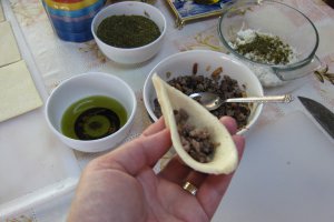 Pateuri cu carne -Pateuri cu telemea si "za'atar"
