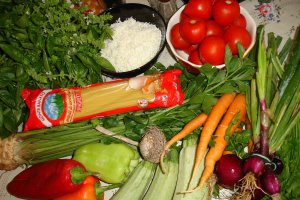 Spaghete cu busuioc si sos de rosii