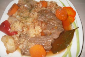 Pulpa de vitel cu legume la cuptor