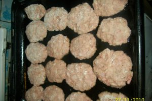 Chiftelute marinate cu legume