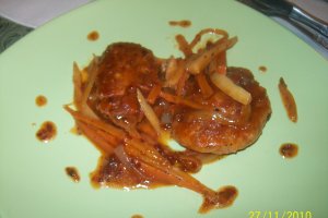 Chiftelute marinate cu legume