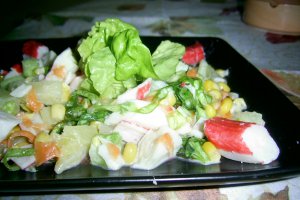 Salata spaniola cu surimi