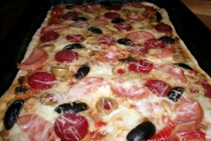Pizza "Criss" - cu ciuperci si masline