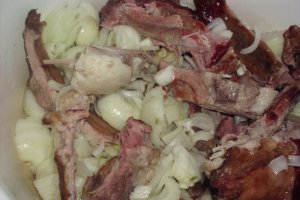 Tocăniţă din coaste de porc afumate