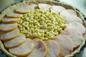 Pizza cu sunca de pui si bacon
