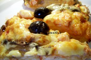 Pizza cu piept de pui