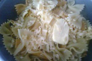 Paste cu unt si cascaval