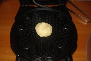 Saratele cu branza la aparatul de vaffe