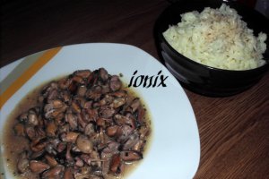 Carne de scoici în sos de vin
