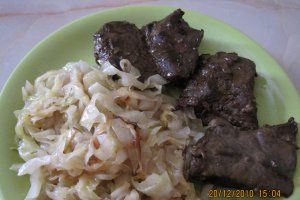 Ficat de porc cu varza calita
