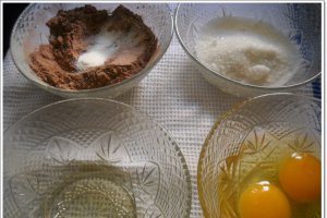 Tort cu mousse de mere si caramel