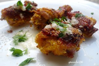 Aripioare marinate si  coapte in malai cu maioneza de usturoi
