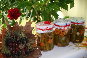 Castraveti la borcan dulci acrisori