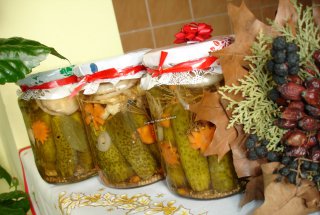 Castraveti la borcan dulci acrisori