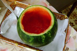 Salata de fructe in pepene