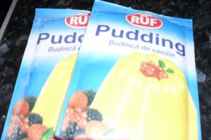 Tort cu fructe de padure