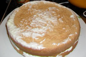 Tort cu fructe de padure