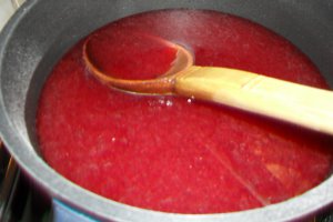 Tort cu fructe de padure