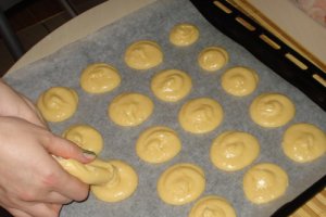 Gogosele cu crema de vanilie