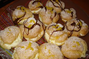 Gogosele cu crema de vanilie