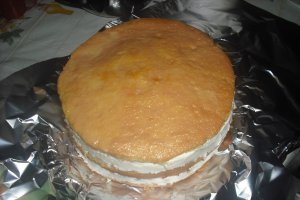 Tort cu piersici