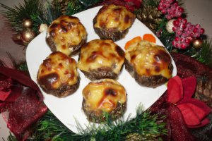 Ciuperci umplute cu carne