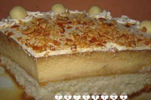 Tort cu cremă de zahăr ars şi frişcă