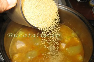 Cous-cous cu legume si pui