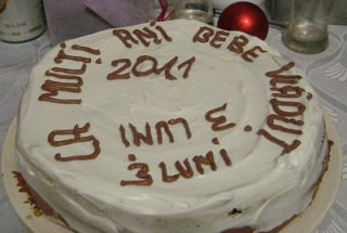 Tort cu cremă de ciocolată şi frişcă